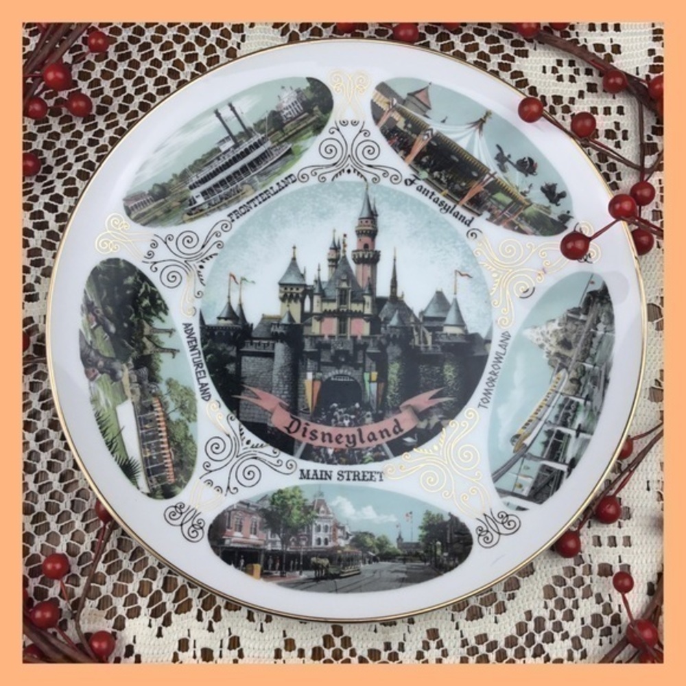 Vintage Antique Souvenir Ceramic Disneyland Walt Disney Productions 9 1/4 inch